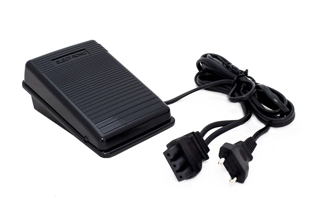 Электромеханическая швейная машина Singer Studio 15 - фото №6