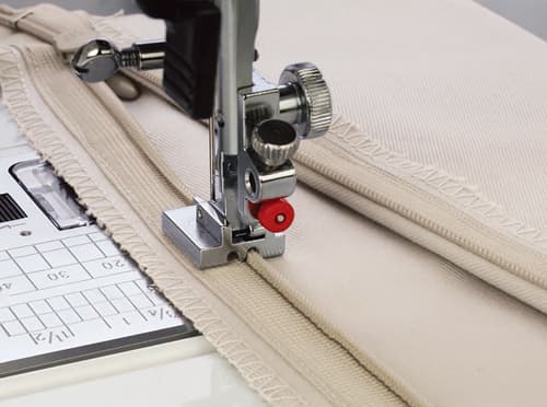 Лапка для пришивания потайной молнии - фото №2